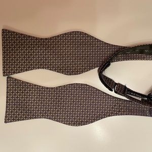 NWT CREMIEUX gold and blue Bow Tie